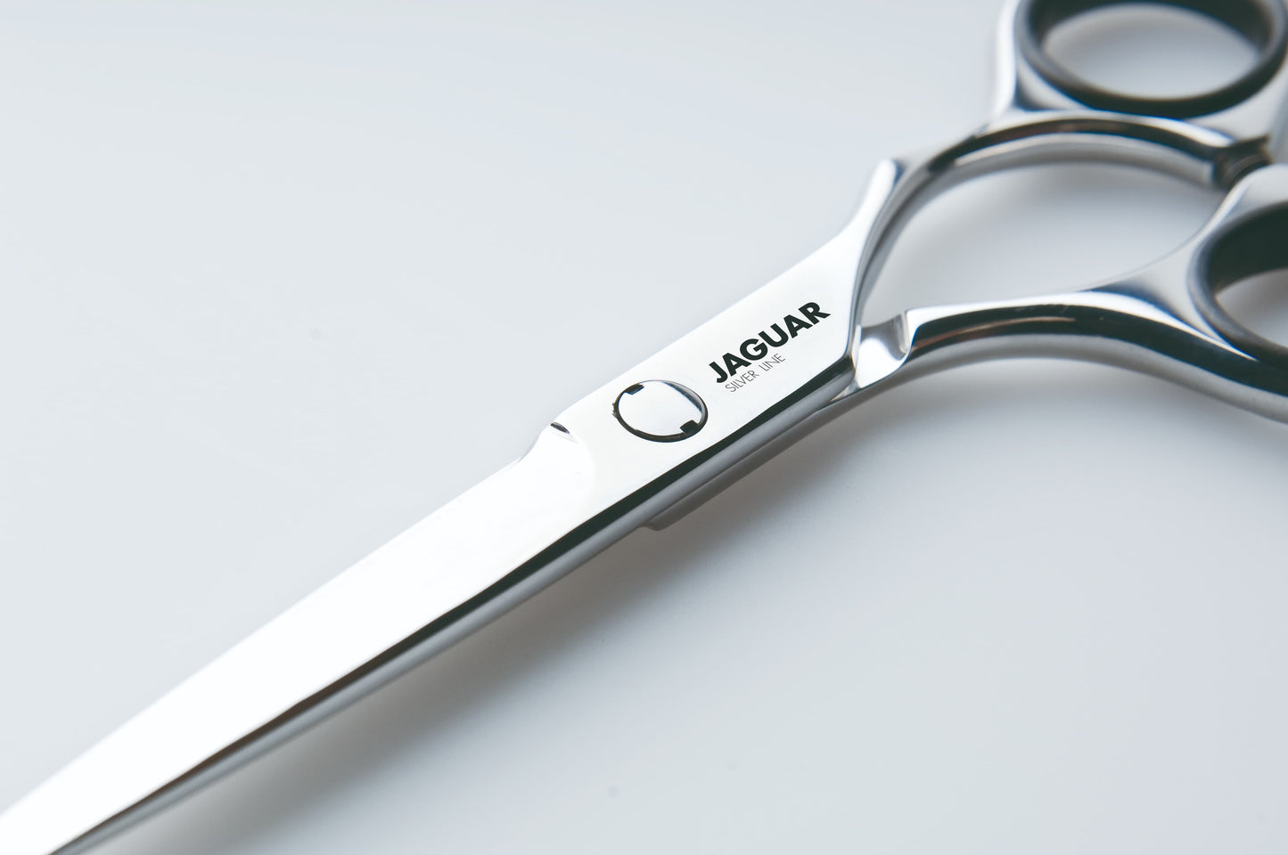 Hairdressing scissors with ergonomic design.