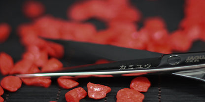 Hairdressing scissors with ergonomic design.