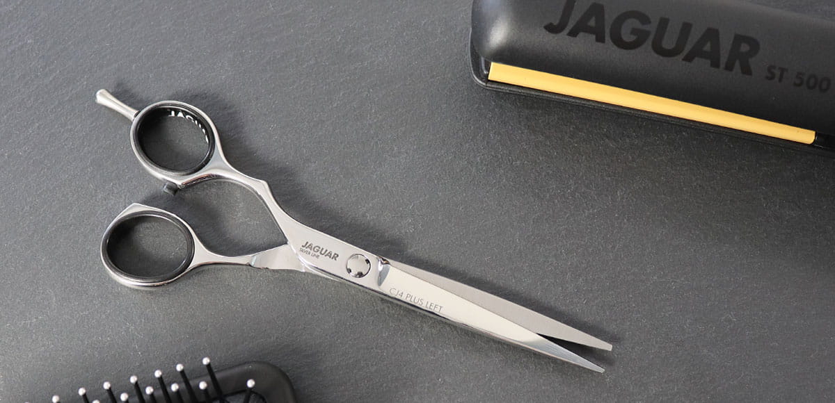 Hairdressing scissors with ergonomic design.